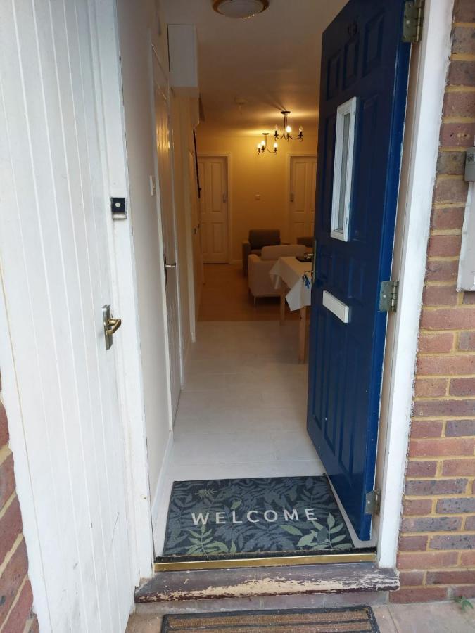 Vibrant Single Room Only For One Adult Southall Luaran gambar